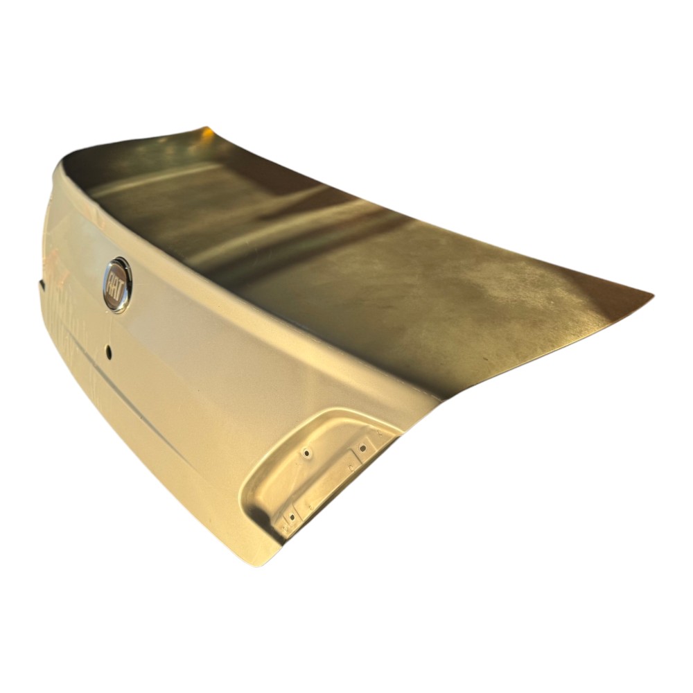 Tampa Traseira Porta Malas Fiat Siena 2005 2012 *detalhe* Prata