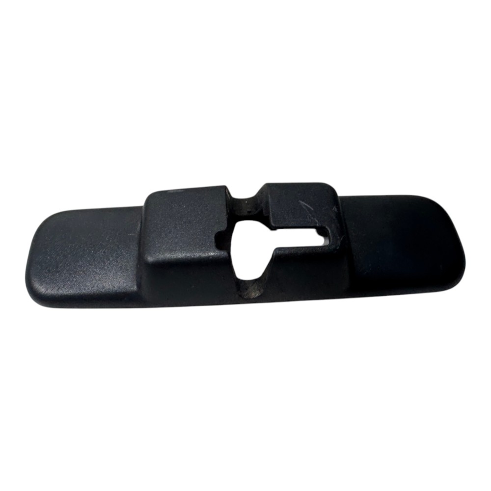 Moldura acabamento fechadura banco traseiro ford focus sedan