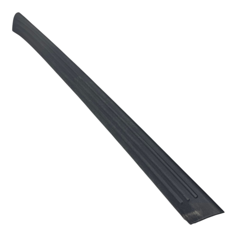 Moldura Acabamento Soleira Dianteira Direita Ford Focus 2006 Preto