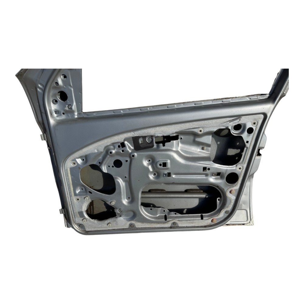 porta dianteira Direita Fiat Palio Siena 4 Portas DETALHE 4