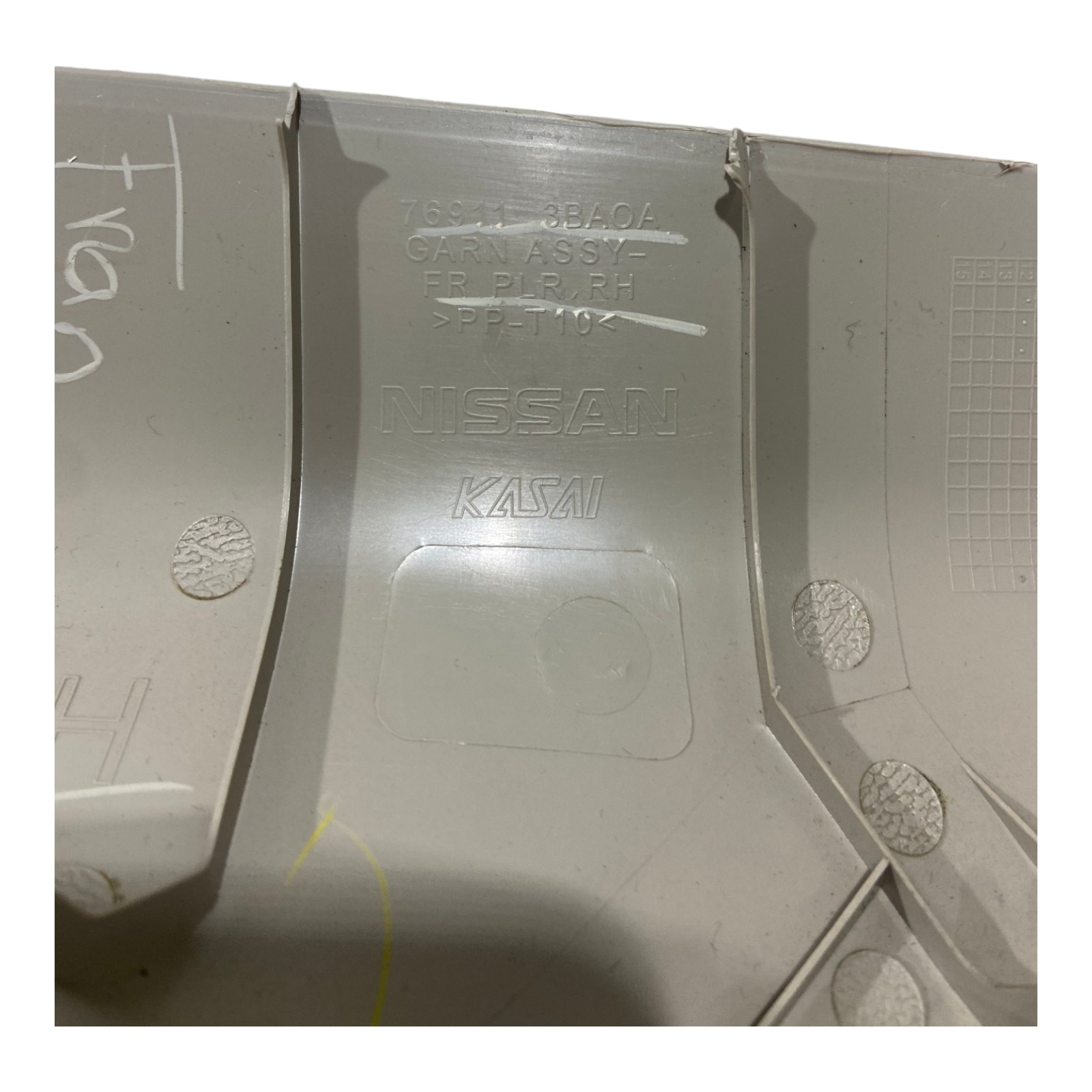 Acabamento Moldura Coluna Interna Parabrisa Direito Versa 6