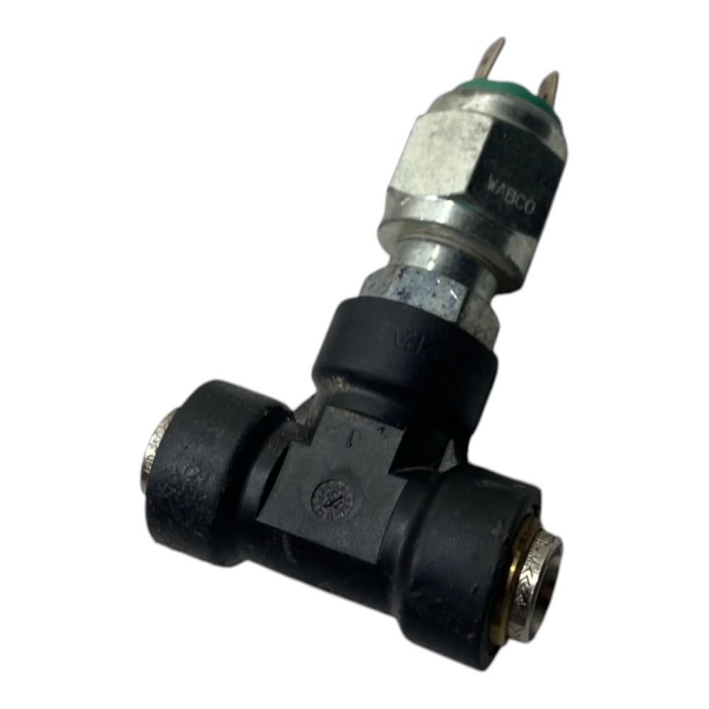 Sensor interruptor luz freio cargo 712 714 815 816 1119 2422