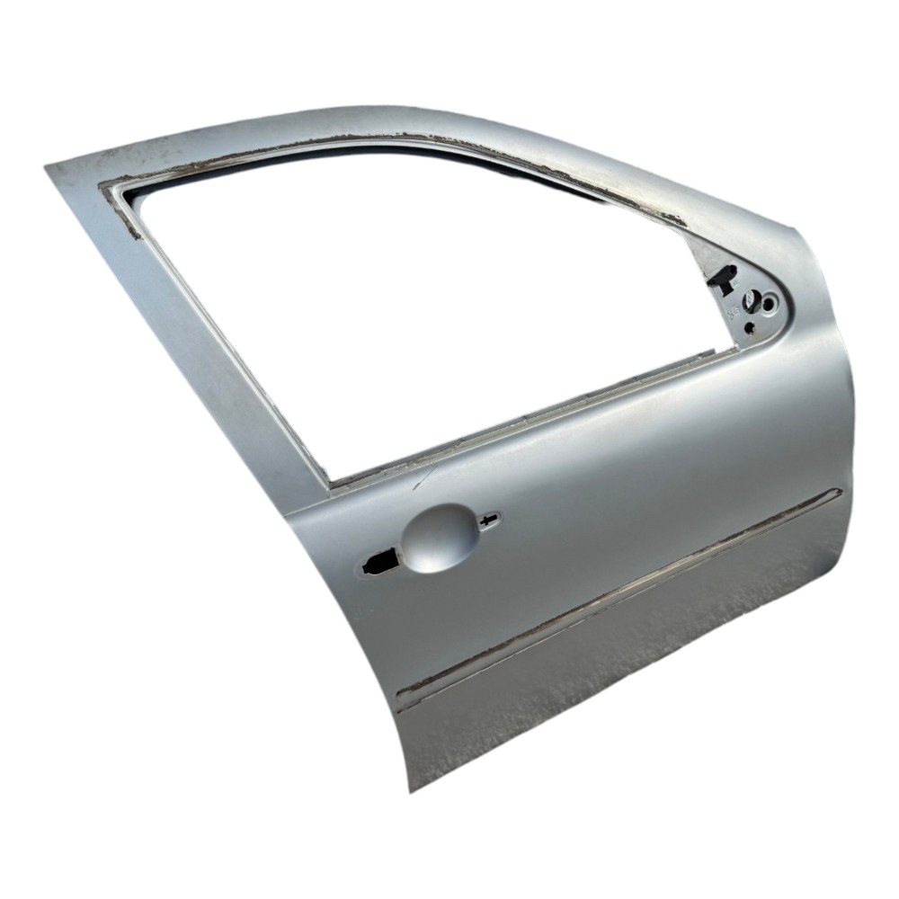 porta dianteira Direita Fiat Palio Siena 4 Portas DETALHE 1