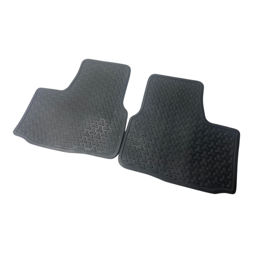 Par tapete traseiro borracha vw Up 2014 2021 original Usado