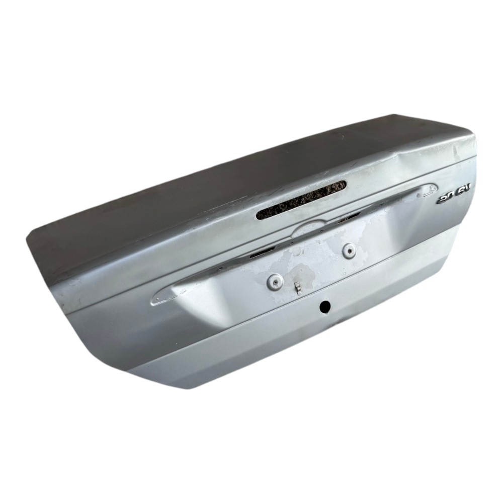Tampa traseira porta malas bagageiro Ford Focus 2007 Sedan