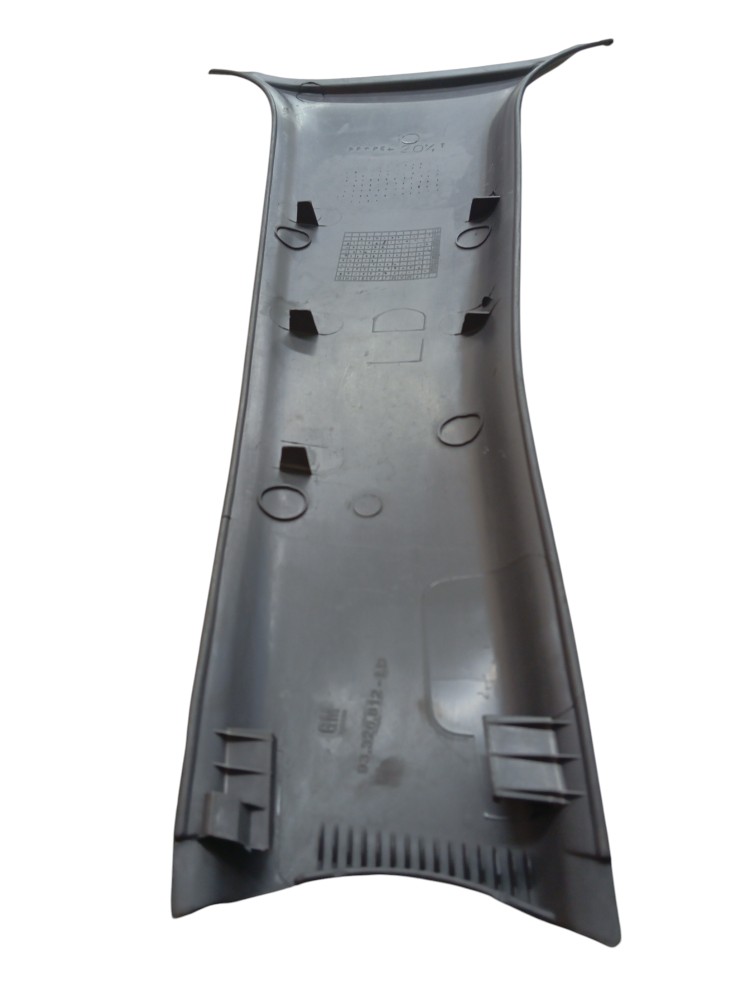 MOLDURA COLUNA DIREITA CHEVROLET CORSA 2012 4