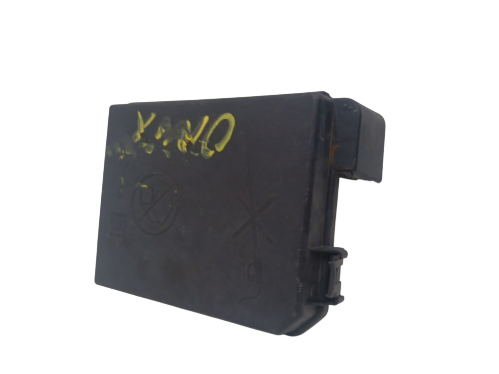 Tampa bloco Fusivel Dianteiro Gm Onix 2013/2015 3