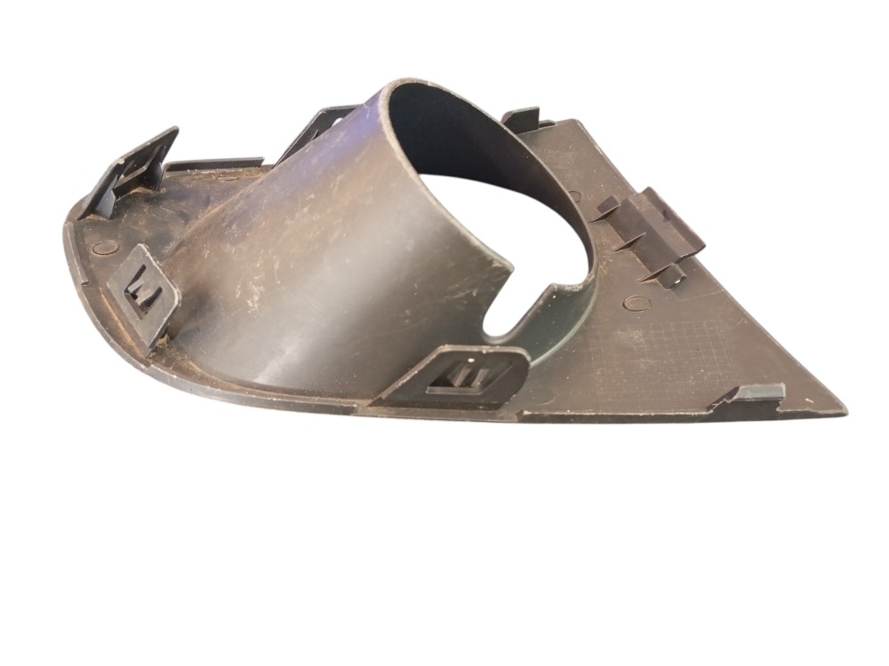 Moldura Farol De Milha L/e Gm Tracker 2014/2016 2
