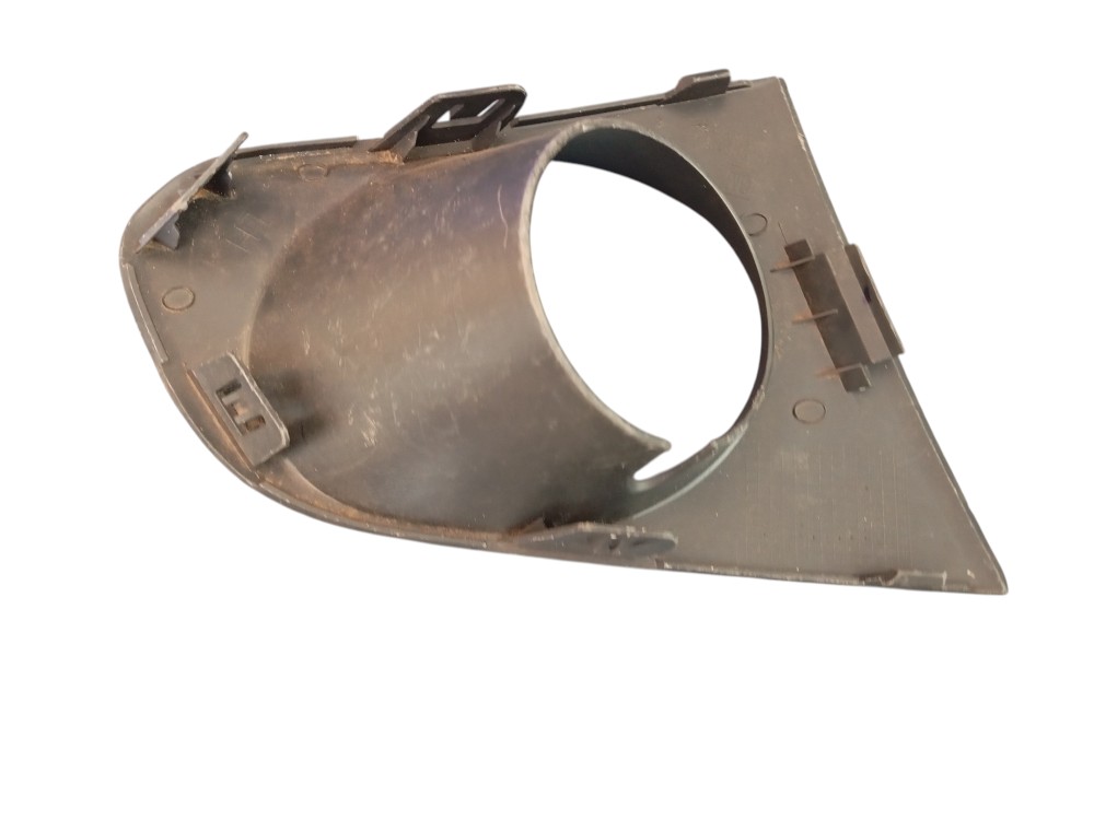 Moldura Farol De Milha L/e Gm Tracker 2014/2016 3