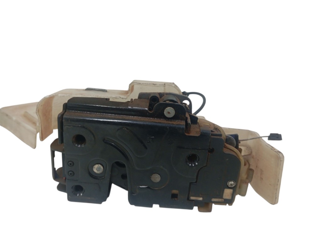 Fechadura porta traseira esquerda Volkswagen Golf 2005/10 6