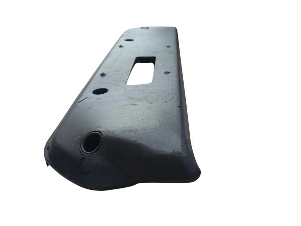 SUPORTE MOLDURA PLACA TRASEIRA FIAT STRADA WORKING 2014/20 4