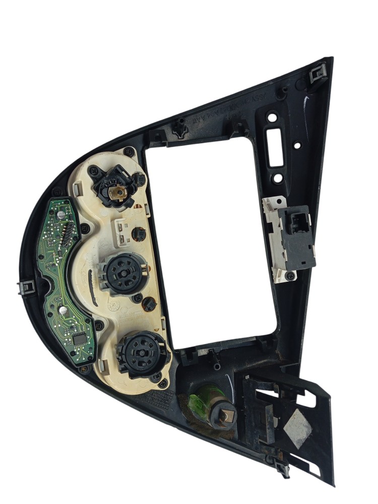 Moldura Painel Comando De Ar Condicionado Ford Focus 2001/06 4