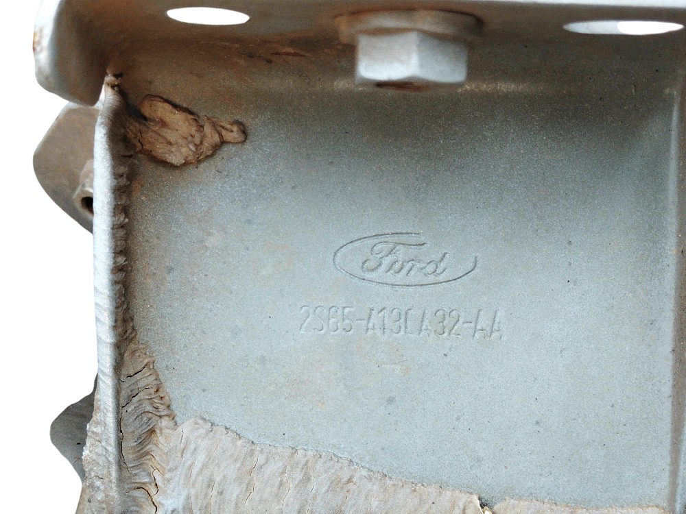 Caixa De Roda Longarina L/d Ford Fiesta Rocam 2003 A 2010 6