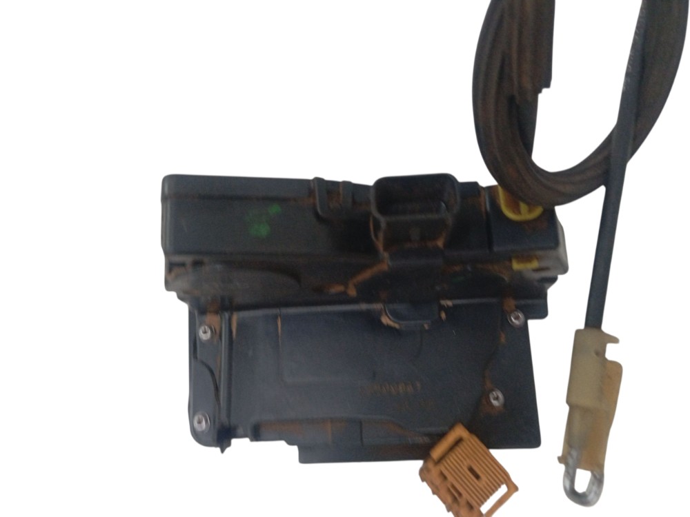Fechadura porta traseira direita Chevrolet Onix 2013/15 4
