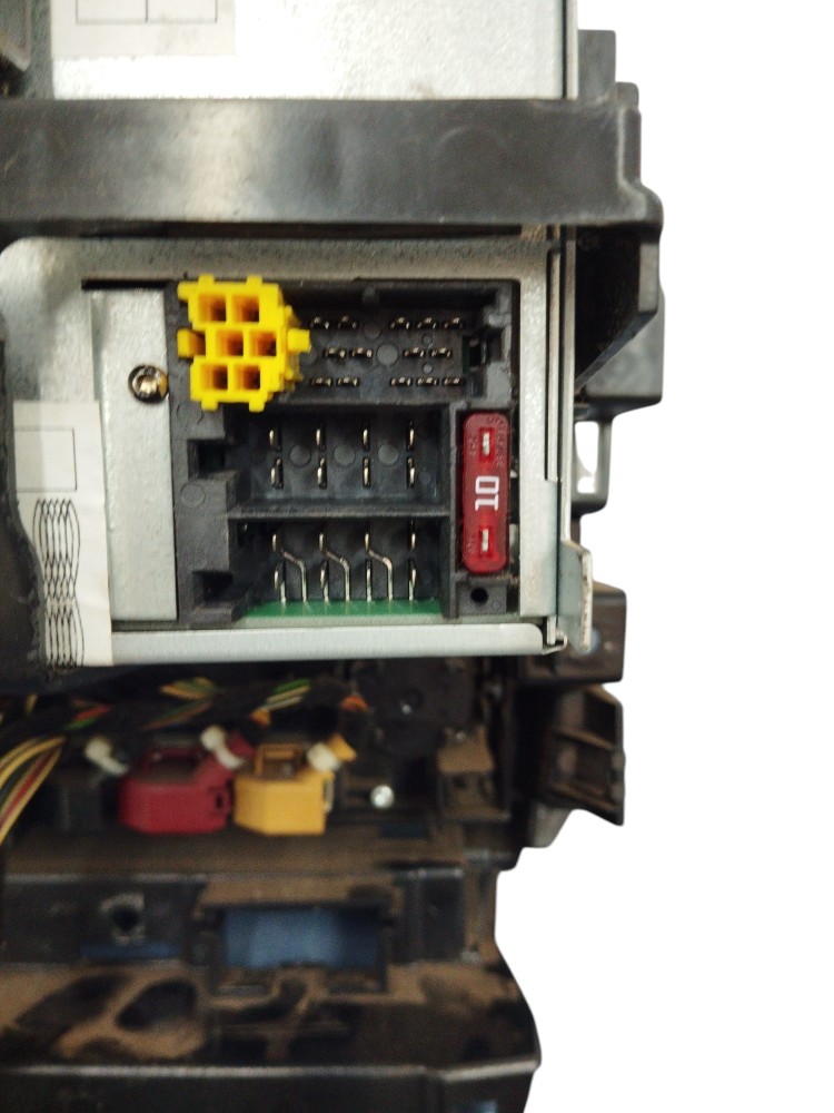 Radio C/moldura Original Golf Sportline 2008 A 2013 S/cód 8