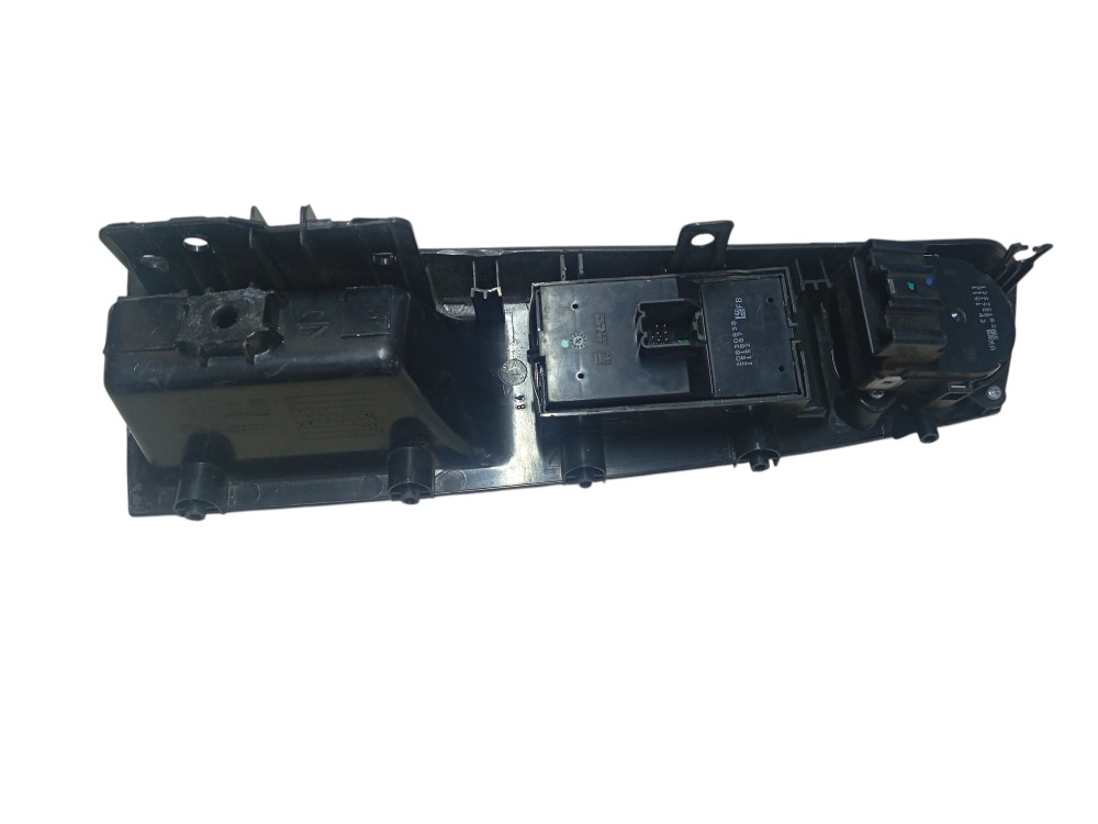 MOLDURA COMANDO BOTÃO VIDRO DIANTEIRO L/E GM CRUZE 12/16 4