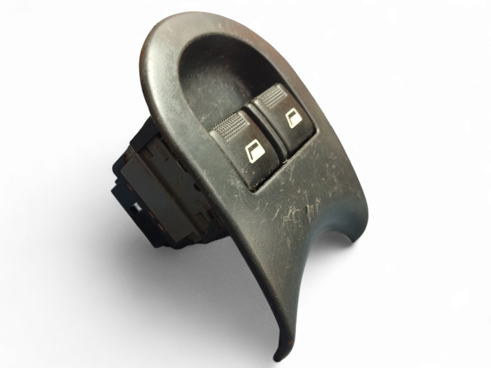 MOLDURA BOTAO VIDRO ELETRICO TRASEIRO L/E CITROEN C3 2003-12 3