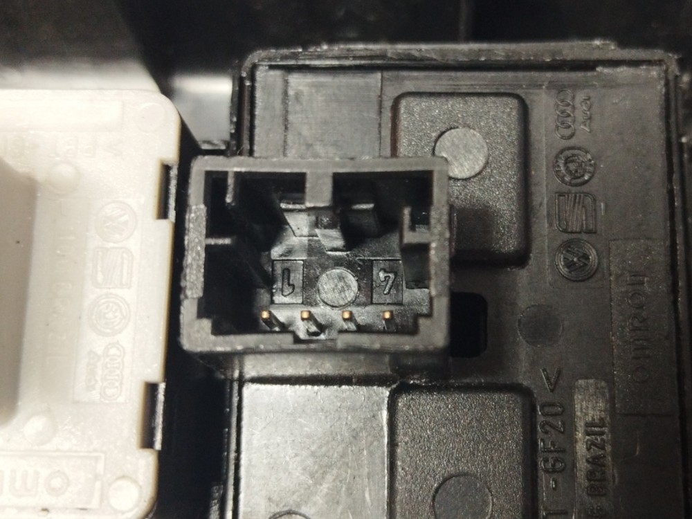 COMANDO BOTÃO ELÉTRICO DIANTEIRO L/E VOLKSWAGEN FOX 2012-15 6