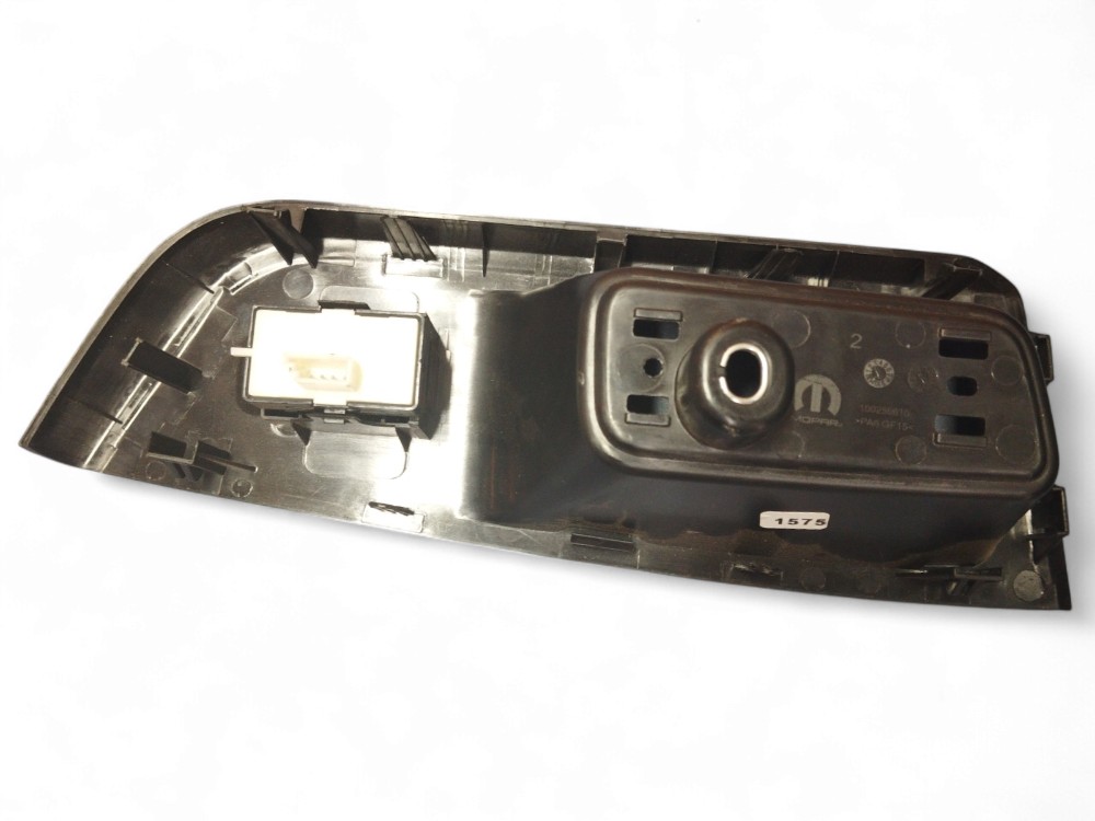MOLDURA C/ BOTÃO VIDRO TRASEIRO L/D FIAT PULSE 2021/25 6