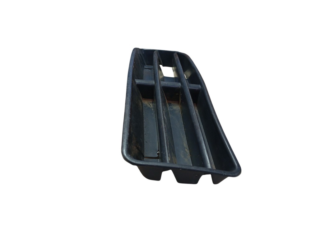 Moldura Grade Para-choque Vw Bora 2001/2005 4