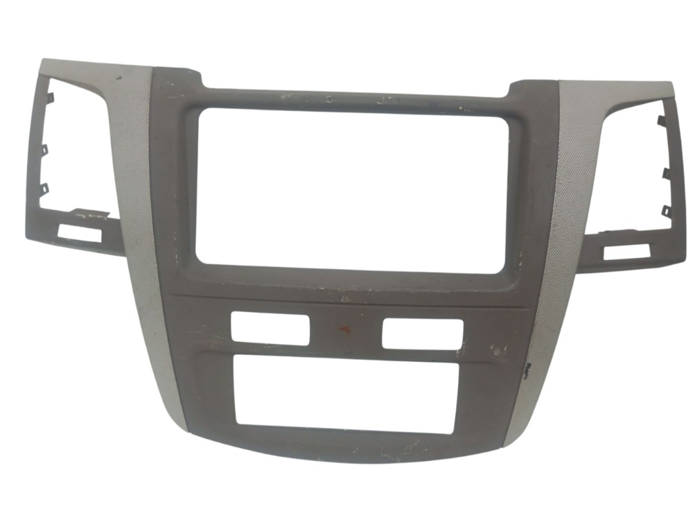 Moldura Central do Painel Hilux 2005/2011 554200k160