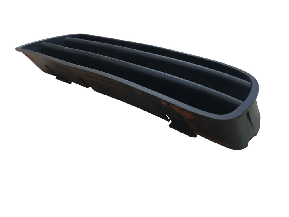 Moldura Grade Inferior Milha Para-choque Direito Vw Golf 99 1