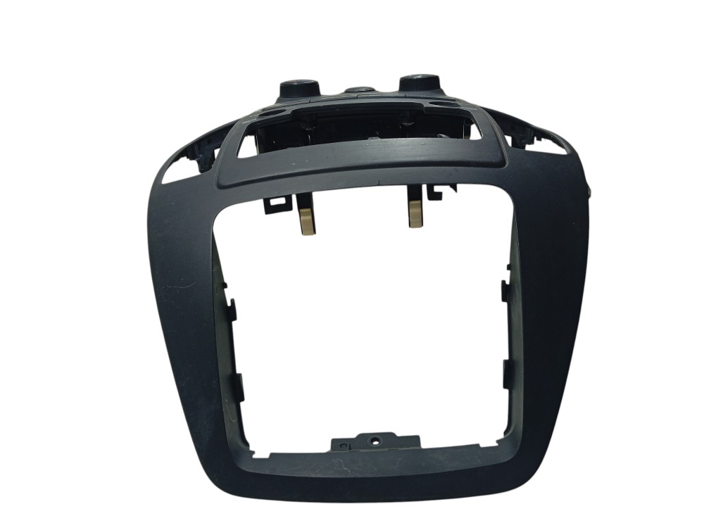 Moldura Central Painel Comando De Ar Hyundai I30 2012 3