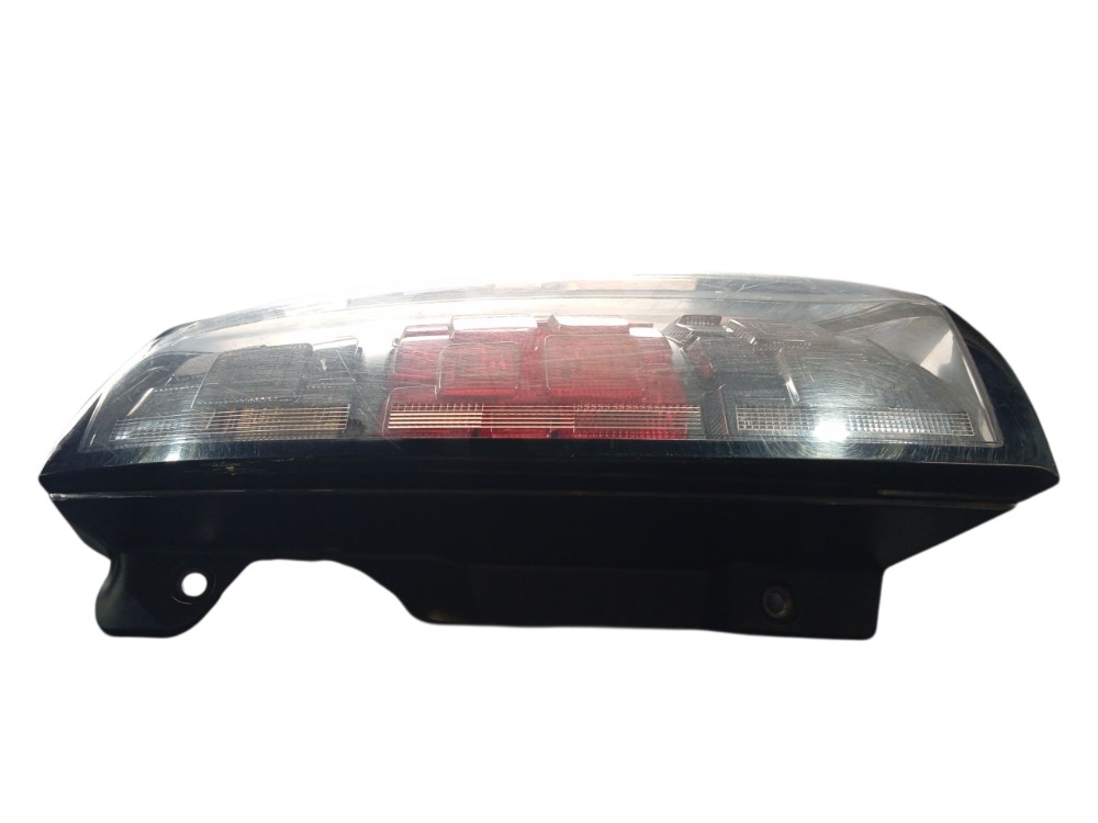 LANTERNA TRASEIRA DIREITA FIAT UNO 2015 2016 2017 3