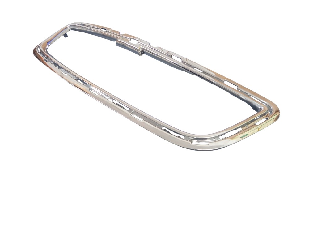 Moldura Cromada Do Para-choque Dianteiro Gm Tracker 4