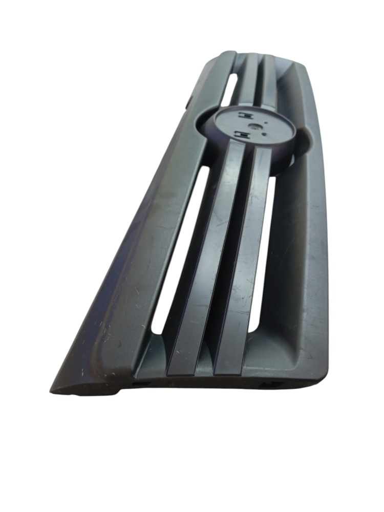 GRADE PARA-CHOQUE FRONTAL FIAT UNO FIORINO 09/13 5
