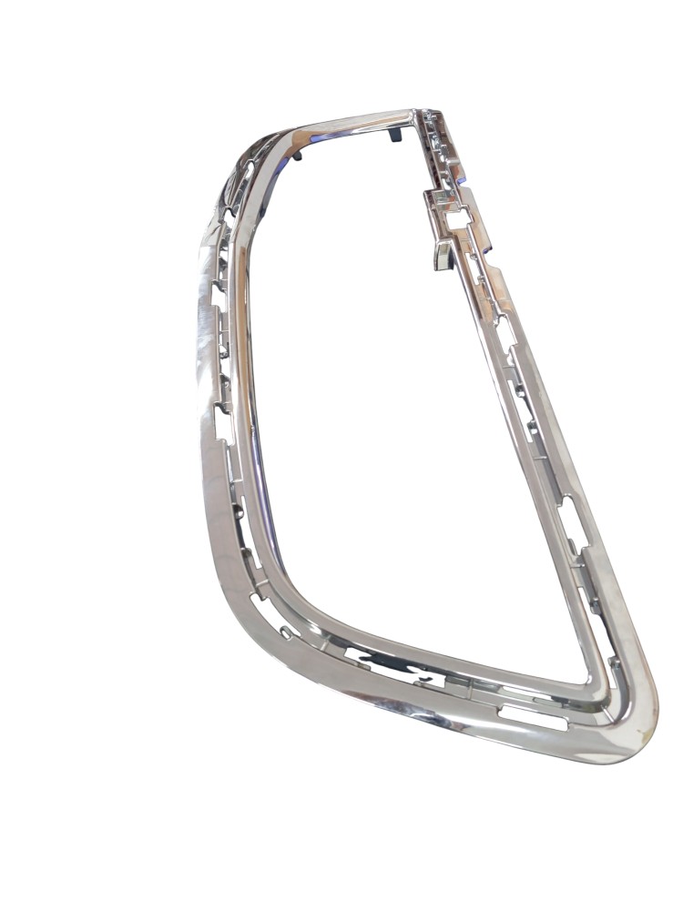 Moldura Cromada Do Para-choque Dianteiro Gm Tracker 2