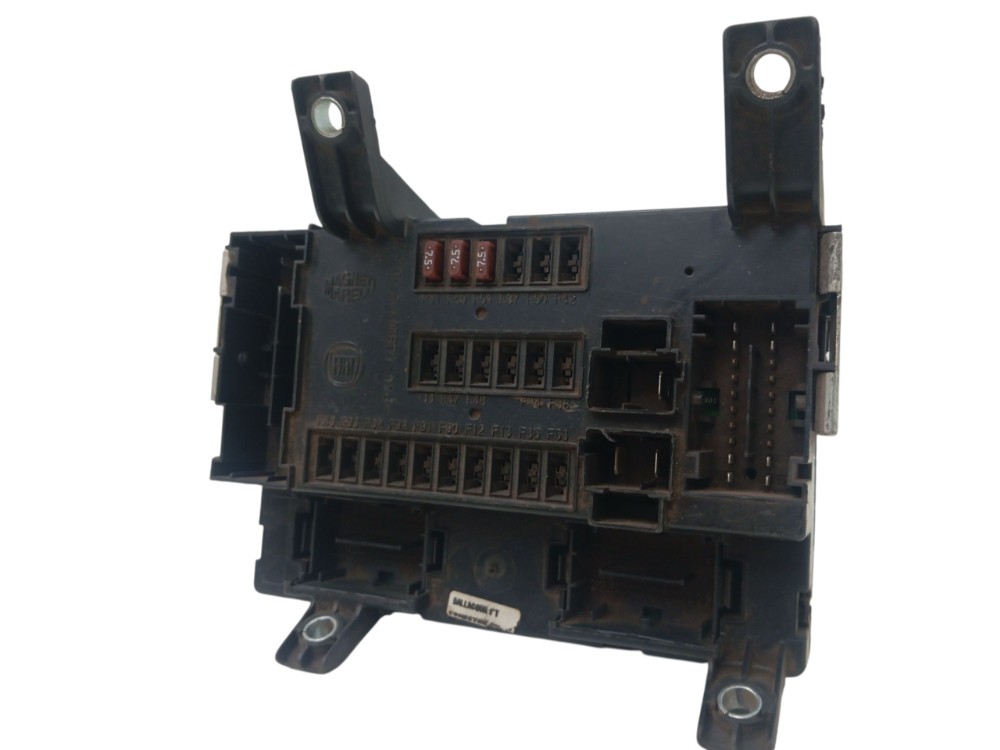Caixa fusíveis body computer Fiat Palio Siena 2014/22 3