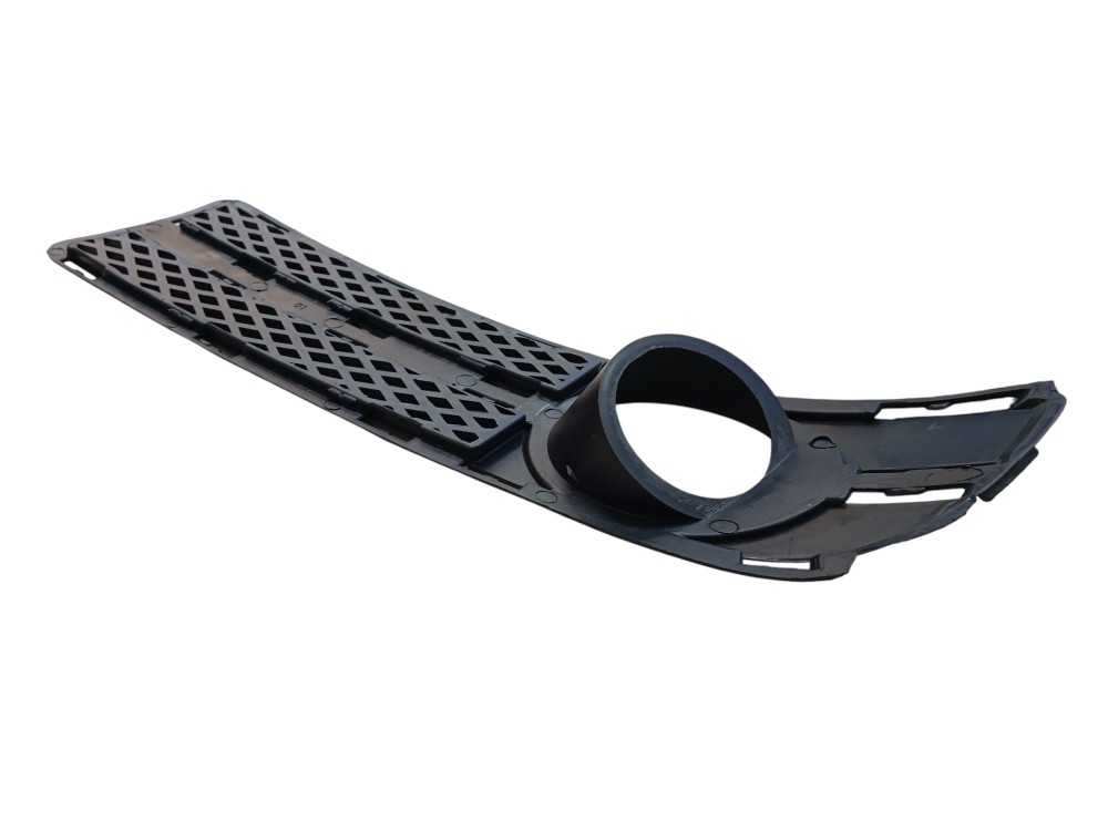 Moldura Da Grade Inferior Para-choque Direito Vw Saveiro 02 3