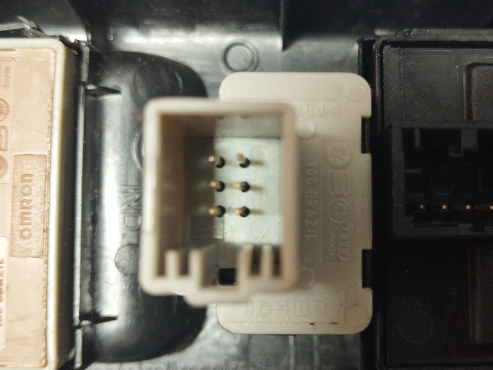 COMANDO BOTÃO ELÉTRICO DIANTEIRO L/E VOLKSWAGEN FOX 2012-15 7