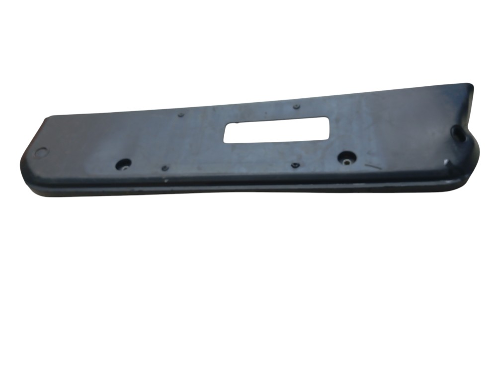 SUPORTE MOLDURA PLACA TRASEIRA FIAT STRADA WORKING 2014/20