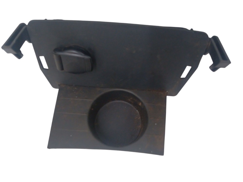 Porta copo Tomada 12v Console Renault Captur 2018 3