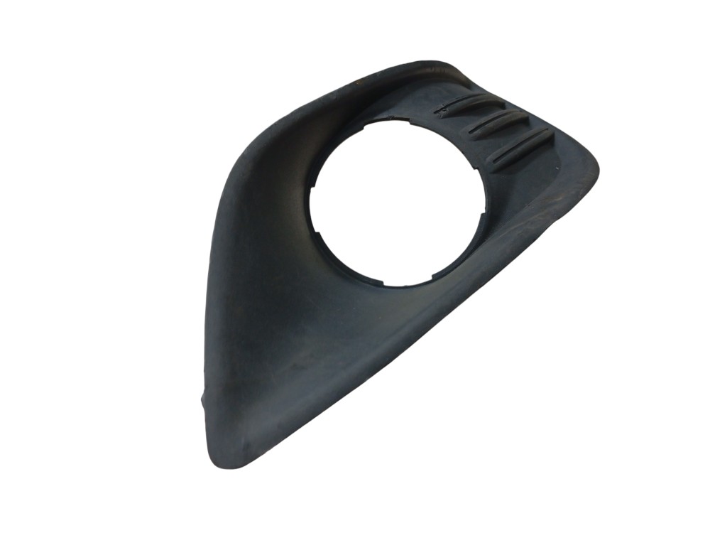MOLDURA DO FAROL DE MILHA DIREITA FORD FIESTA 2011/12 3