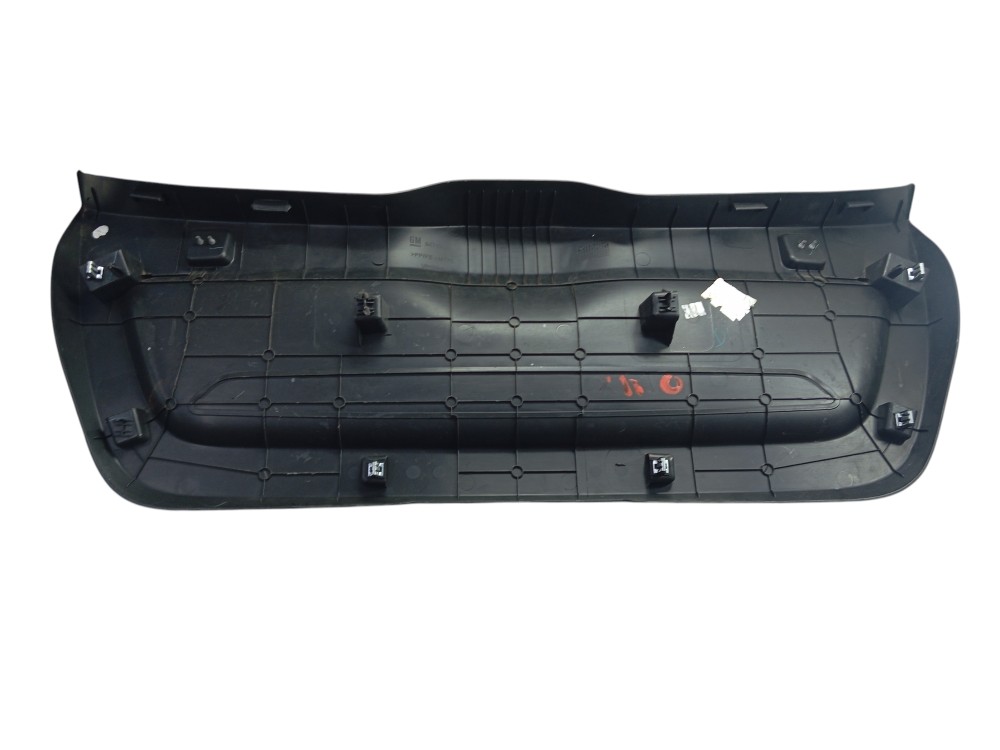 Tampão Porta Malas Chevrolet Onix 2013/19 5