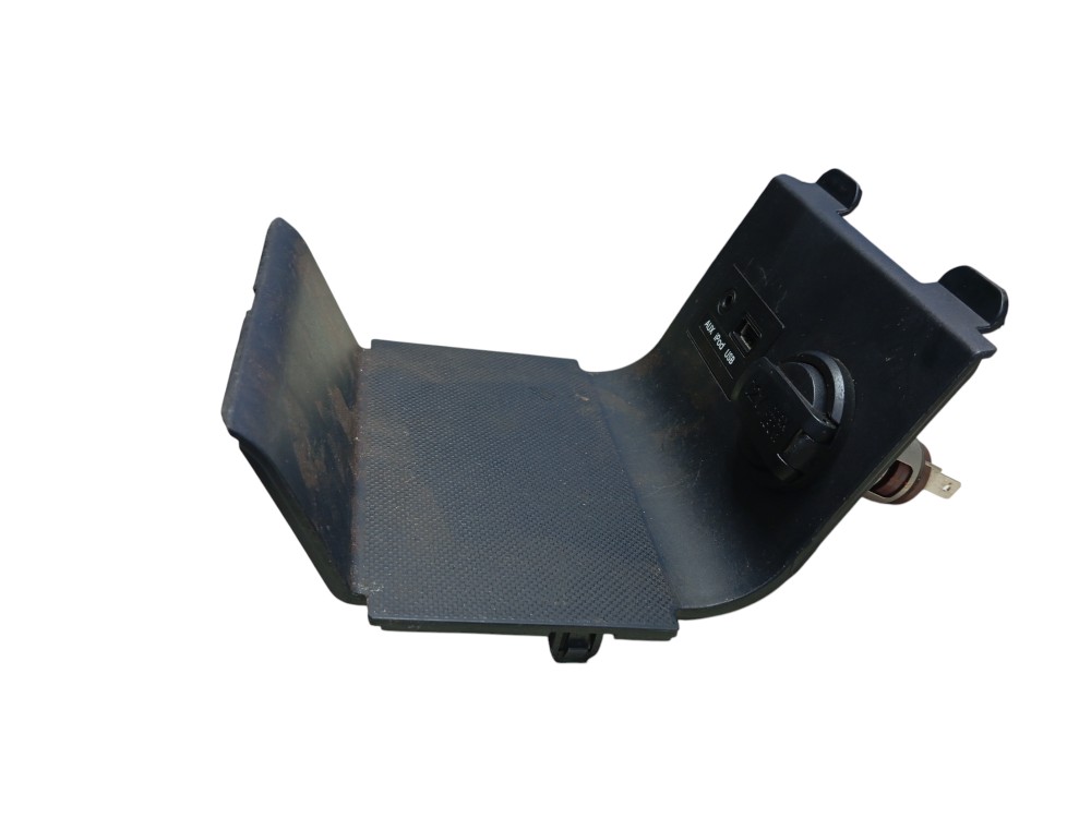 MOLDURA PORTA TRECO TOMADA HYUNDAI HB20 17/18 3