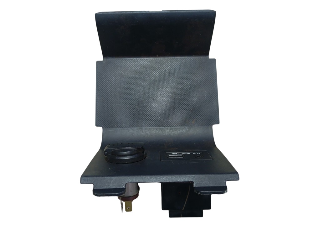 MOLDURA PORTA TRECO TOMADA HYUNDAI HB20 17/18 5