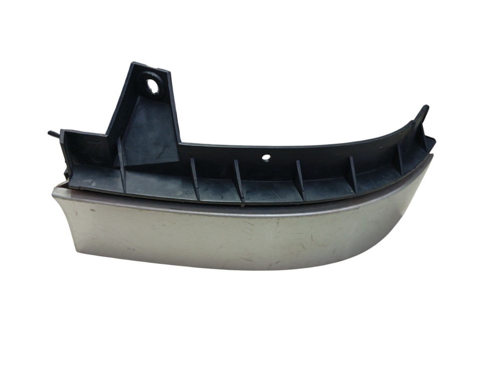 MOLDURA LANTERNA TRASEIRA L/E AUDI A3 97 2