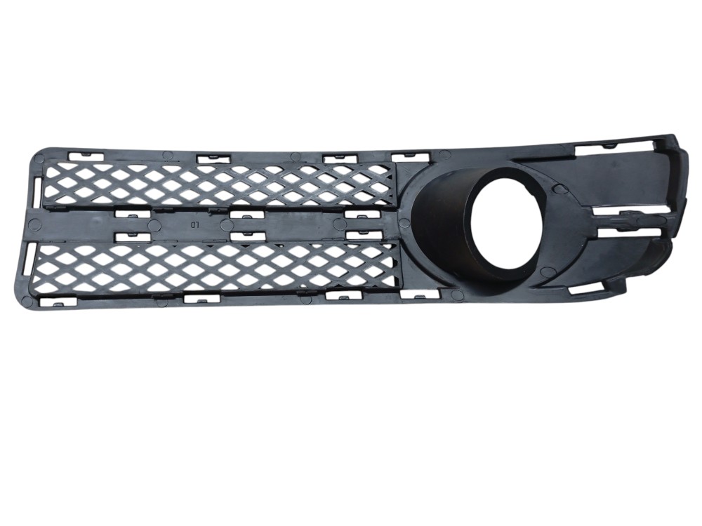 Moldura Da Grade Inferior Para-choque Direito Vw Saveiro 02 5