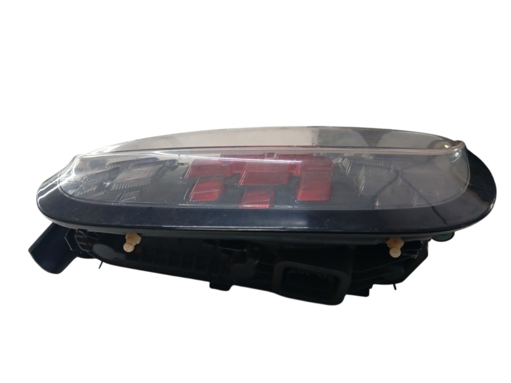 LANTERNA ESQUERDA FIAT UNO DRIVE VIVACE FUMÊ 2018 2124571 4