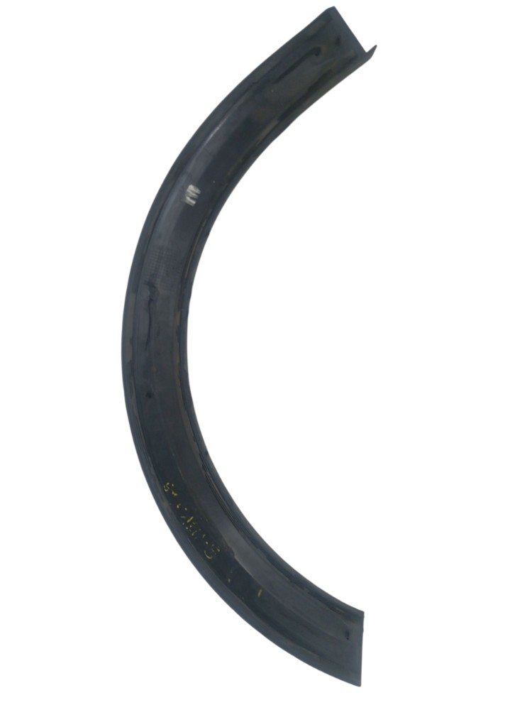 Moldura paralama Dianteiro Direito Saveiro G5 2009-2010/13 2