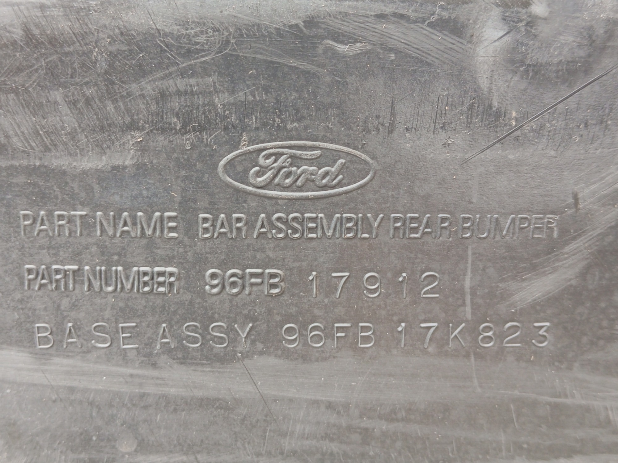 PARACHOQUE TRASEIRO FORD FIESTA 1996 A 2000 7