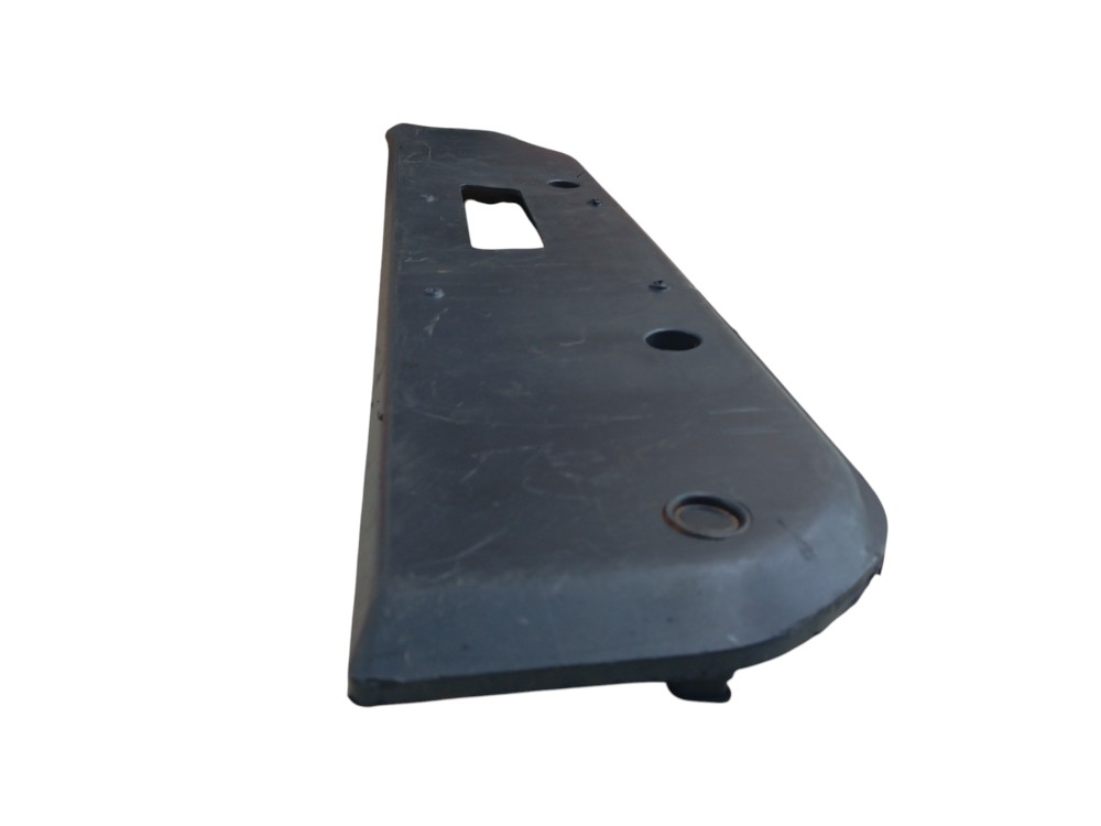 SUPORTE MOLDURA PLACA TRASEIRA FIAT STRADA WORKING 2014/20 3