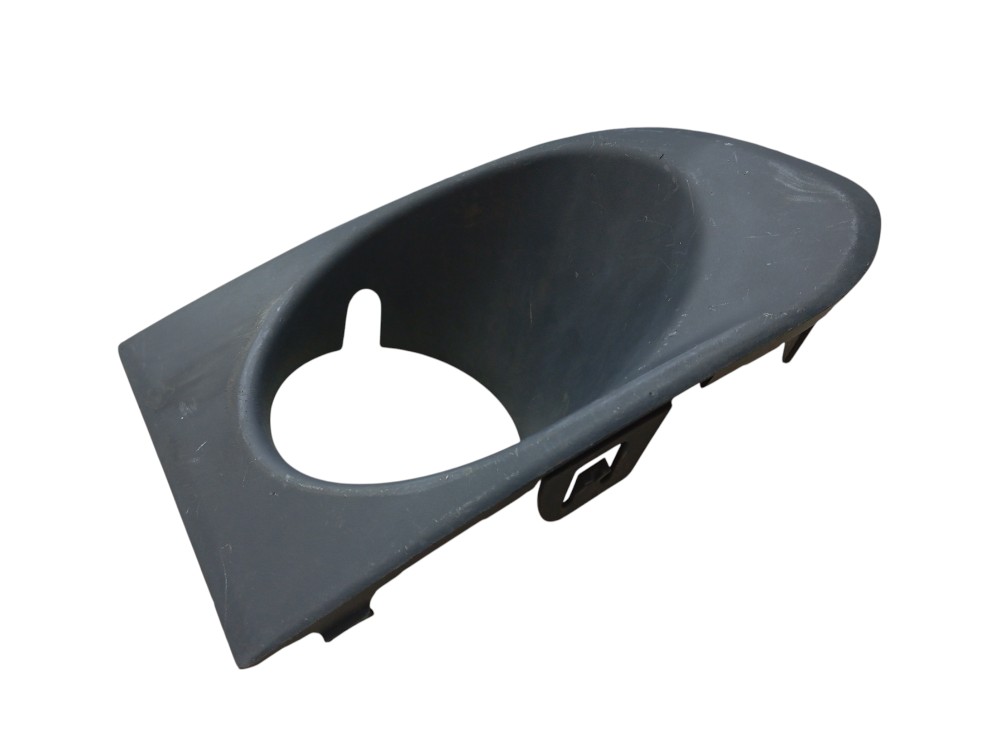 MOLDURA DO FAROL DE MILHA DIREITO CHEVROLET TRACKER 2014/16 3