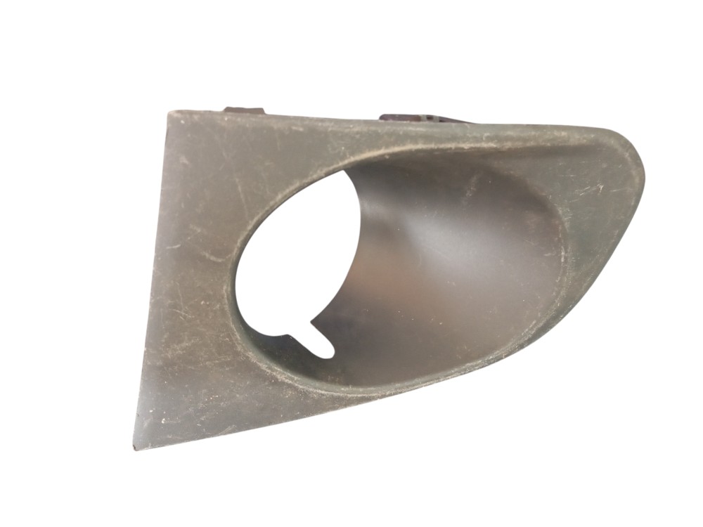 Moldura Farol De Milha L/e Gm Tracker 2014/2016 1