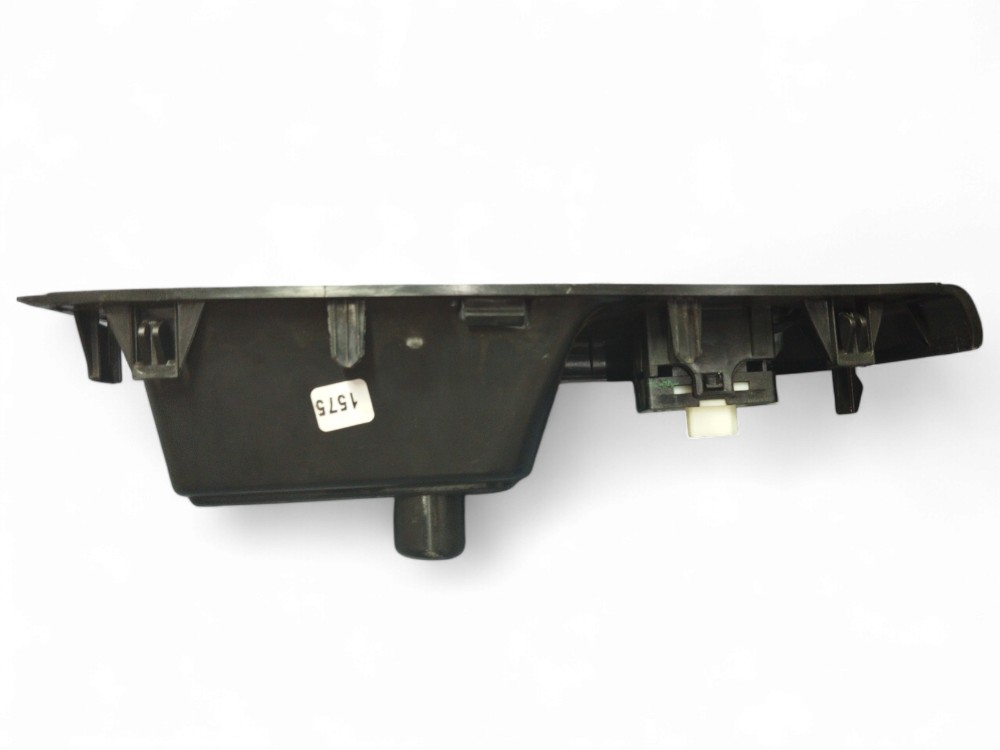 MOLDURA C/ BOTÃO VIDRO TRASEIRO L/D FIAT PULSE 2021/25 4