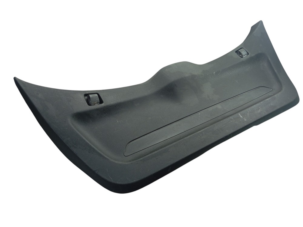 Tampão Porta Malas Chevrolet Onix 2013/19 2